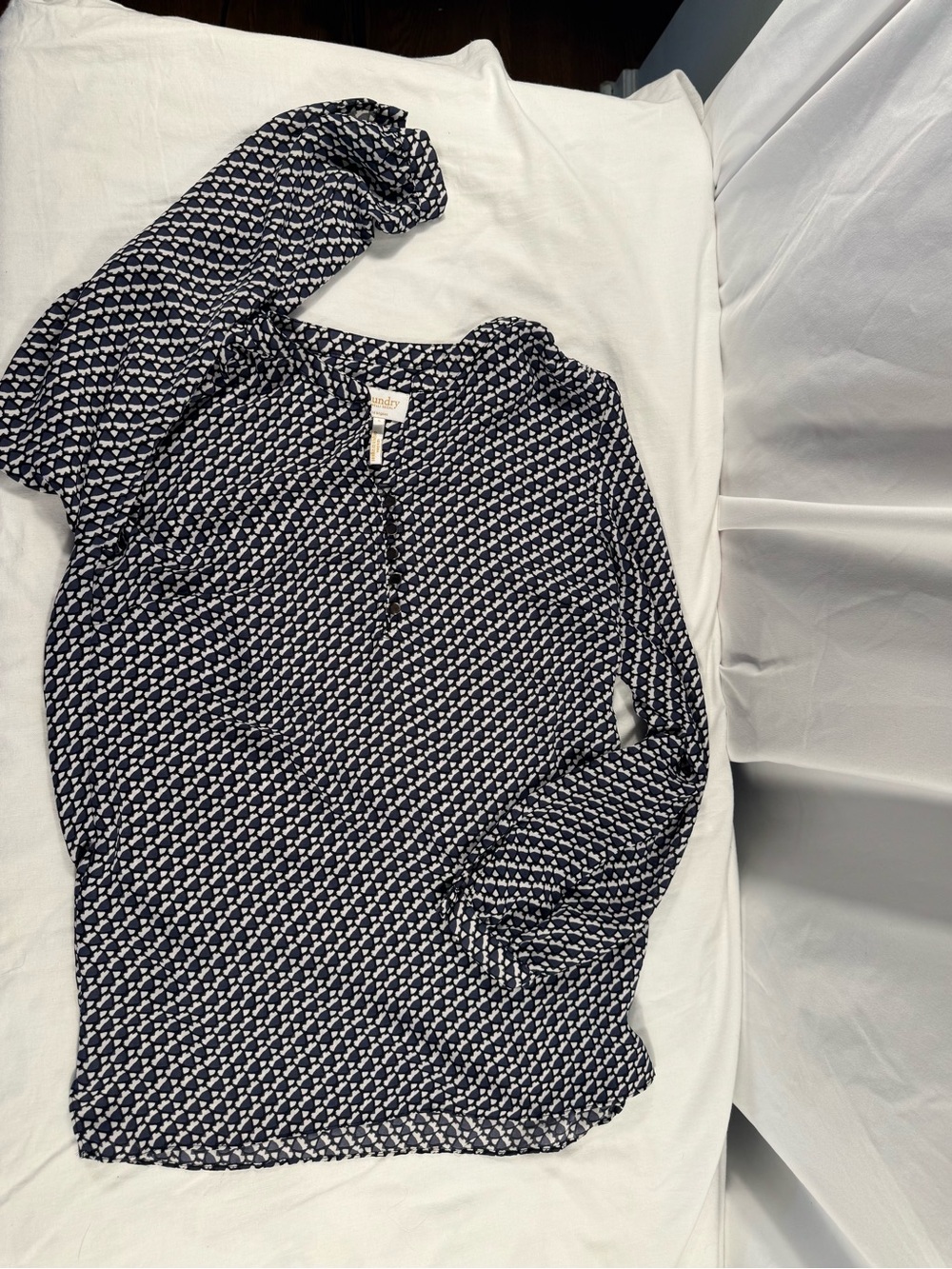 Laundry by Shelli Segal Blouse Womens Small Blue Geometric V-Neck Pullover Shirt